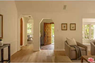 102 N Laurel Ave, Los Angeles, CA 90048 - Photo 5