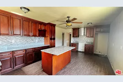 5717 4th Ave, Los Angeles, CA 90043 - Photo 11