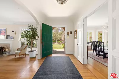 832 S Windsor Blvd, Los Angeles, CA 90005 - Photo 3
