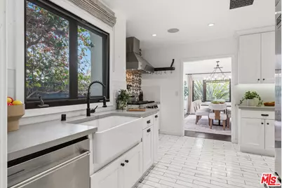 429 N Arden Blvd, Los Angeles, CA 90004 - Photo 9