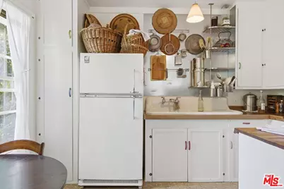 1019 Pine St, Santa Monica, CA 90405 - Photo 25