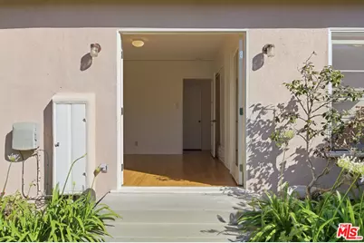 1019 Pine St, Santa Monica, CA 90405 - Photo 17