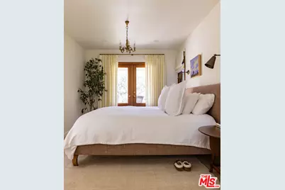 655 Angelus Pl, Venice, CA 90291 - Photo 19