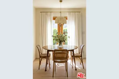 655 Angelus Pl, Venice, CA 90291 - Photo 5