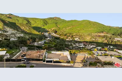 1260 Lachman Ln, Pacific Palisades, CA 90272 - Photo 31