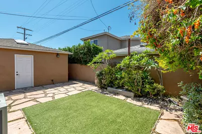 12495 Culver Blvd, Los Angeles, CA 90066 - Photo 33