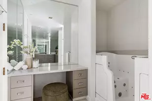 300 N Swall Dr, Beverly Hills, CA 90211 - Photo 25