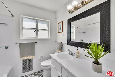 5226 Village Green, Los Angeles, CA 90016 - Photo 25