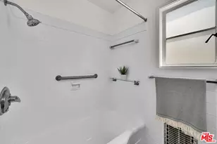 5226 Village Green, Los Angeles, CA 90016 - Photo 27