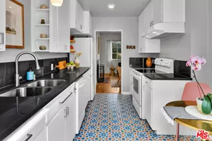 5226 Village Green, Los Angeles, CA 90016 - Photo 15