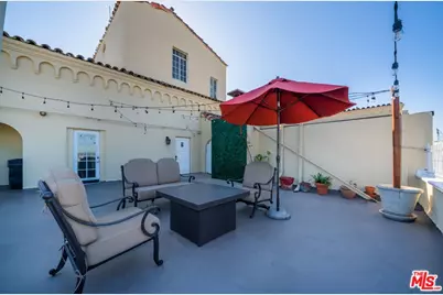 2430 Ocean View Ave, Los Angeles, CA 90057 - Photo 11