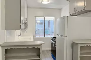 1010 N Stanley Ave, Los Angeles, CA 90046 - Photo 9