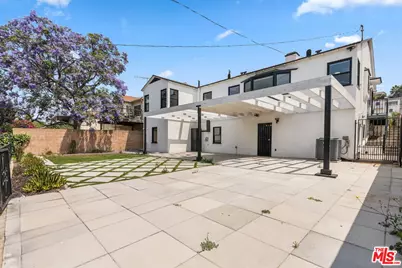 5853 S La Brea Ave, Los Angeles, CA 90056 - Photo 25