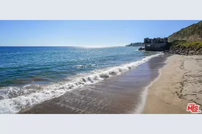 26122 Pacific Coast Hwy, Malibu, CA 90265 - Photo 31