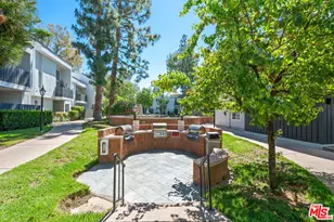 18645 Hatteras St, Tarzana, CA 91356 - Photo 9