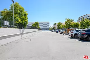 18645 Hatteras St, Tarzana, CA 91356 - Photo 15