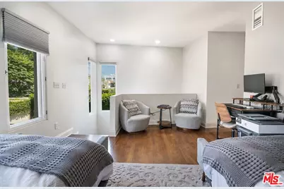 139 S Orange Dr, Los Angeles, CA 90036 - Photo 23