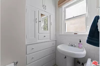 139 S Orange Dr, Los Angeles, CA 90036 - Photo 41