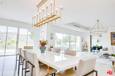 12148 Travis St, Los Angeles, CA 90049 - Photo 5