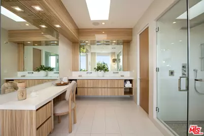 815 N Tigertail Rd, Los Angeles, CA 90049 - Photo 19
