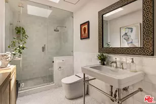 2168 Princeton Ave, Los Angeles, CA 90026 - Photo 23