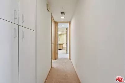 10490 Wilshire Blvd #1402, Los Angeles, CA 90024 - Photo 13