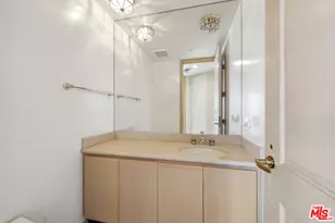 10490 Wilshire Blvd, Los Angeles, CA 90024 - Photo 21