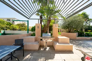 10490 Wilshire Blvd, Los Angeles, CA 90024 - Photo 37