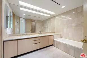 10490 Wilshire Blvd, Los Angeles, CA 90024 - Photo 15
