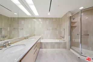 10490 Wilshire Blvd, Los Angeles, CA 90024 - Photo 15