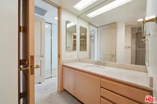 10490 Wilshire Blvd, Los Angeles, CA 90024 - Photo 23