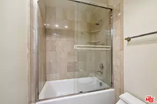10490 Wilshire Blvd, Los Angeles, CA 90024 - Photo 23
