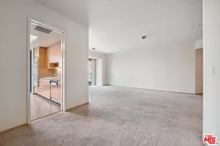 10490 Wilshire Blvd, Los Angeles, CA 90024 - Photo 9