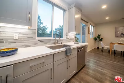 15602 Lilli Way, Van Nuys, CA 91406 - Photo 5