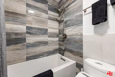964 Larrabee St #102, West Hollywood, CA 90069 - Photo 19