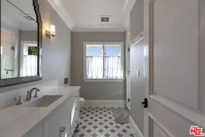934 S Mullen Ave, Los Angeles, CA 90019 - Photo 39