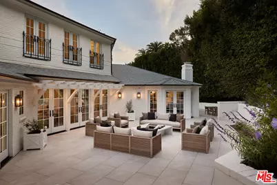 31 Oakmont Dr, Los Angeles, CA 90049 - Photo 7