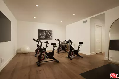 31 Oakmont Dr, Los Angeles, CA 90049 - Photo 35