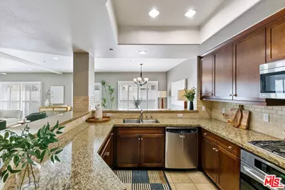 11115 Acama St #107, Studio City, CA 91602 - Photo 15
