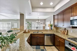 11115 Acama St, Studio City, CA 91602 - Photo 15