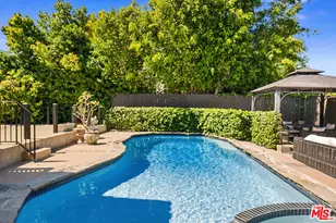 2402 Hollyridge Dr, Los Angeles, CA 90068 - Photo 17