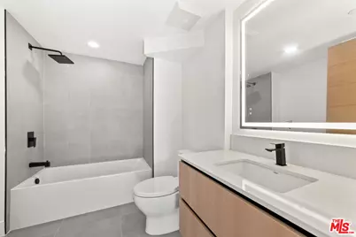 11013 Hartsook St #504, North Hollywood, CA 91601 - Photo 5