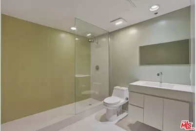 825 N Kings Rd #1, West Hollywood, CA 90069 - Photo 11