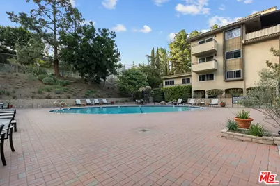 6752 Hillpark Dr #202, Los Angeles, CA 90068 - Photo 9