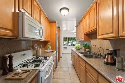 6904 Radford Ave #7, North Hollywood, CA 91605 - Photo 9