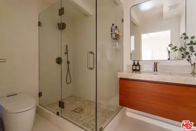 15256 Rayneta Dr, Sherman Oaks, CA 91403 - Photo 37