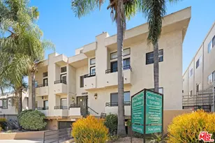 18620 Burbank Blvd, Tarzana, CA 91356 - Photo 1