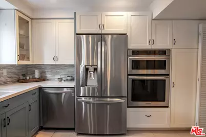 1639 Selby Ave #B, Los Angeles, CA 90024 - Photo 15