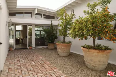 3627 Cody Rd, Sherman Oaks, CA 91403 - Photo 3