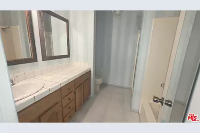 #56, Burbank, CA 91504 - Photo 17